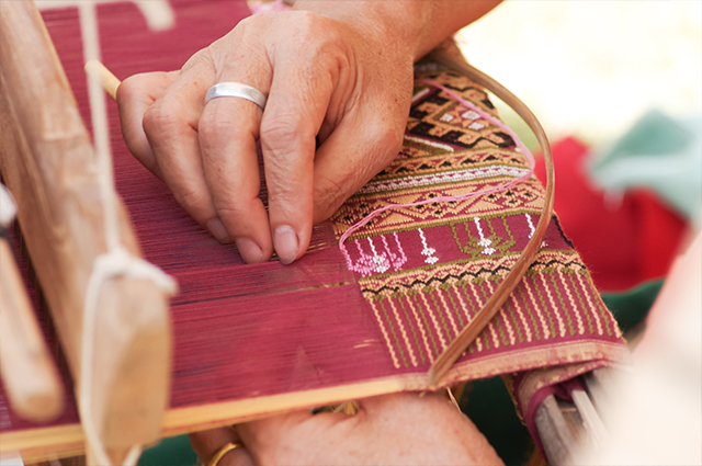 Lao silk weaving 